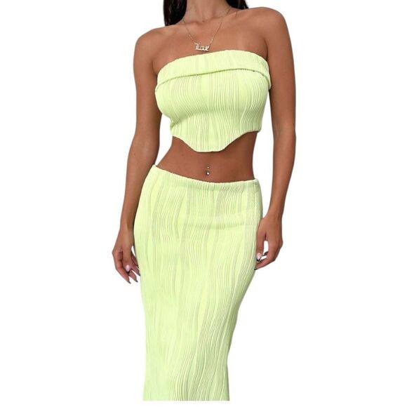 Lime Green Strapless Skirt Set. Beautiful set for summer. - Picture 4 of 7